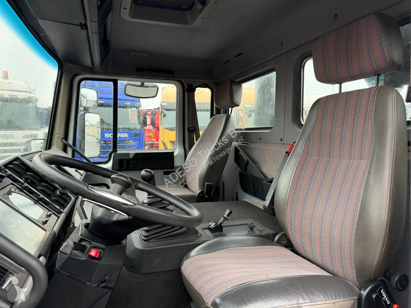 Kamion Volvo FL 608 Lier, oprijplaten