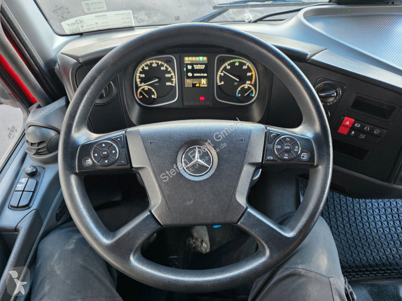 Mercedes 816 L Möbelkoffer Treppe truck