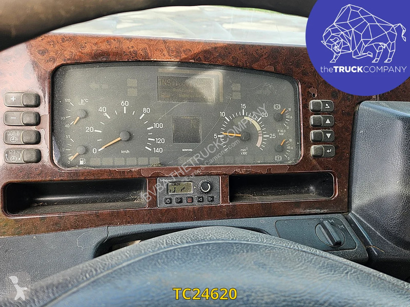 Lastbil Mercedes 3348