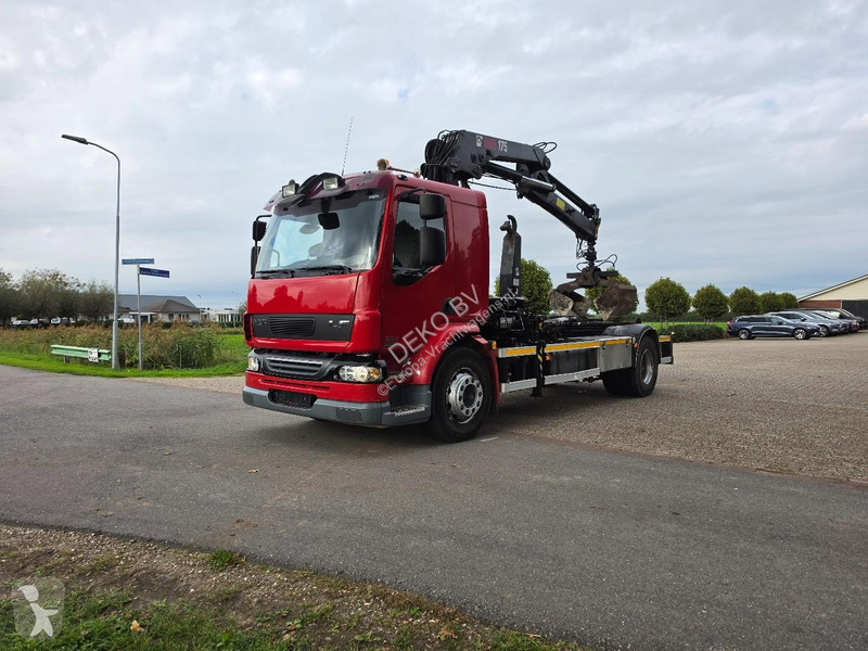 Kamion DAF 55/250 CRANE/HOOK!! 182,000 km!!...