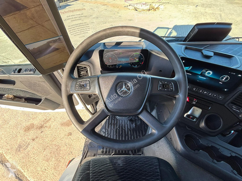 Lastbil Mercedes 2846 6x2*4 BOX L=8533 mm