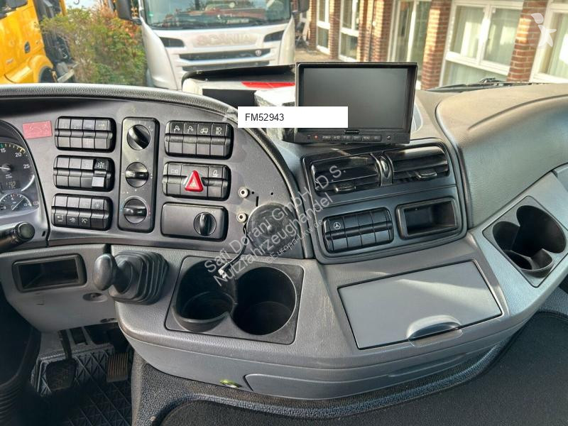 Vrachtwagen Mercedes RK 2070