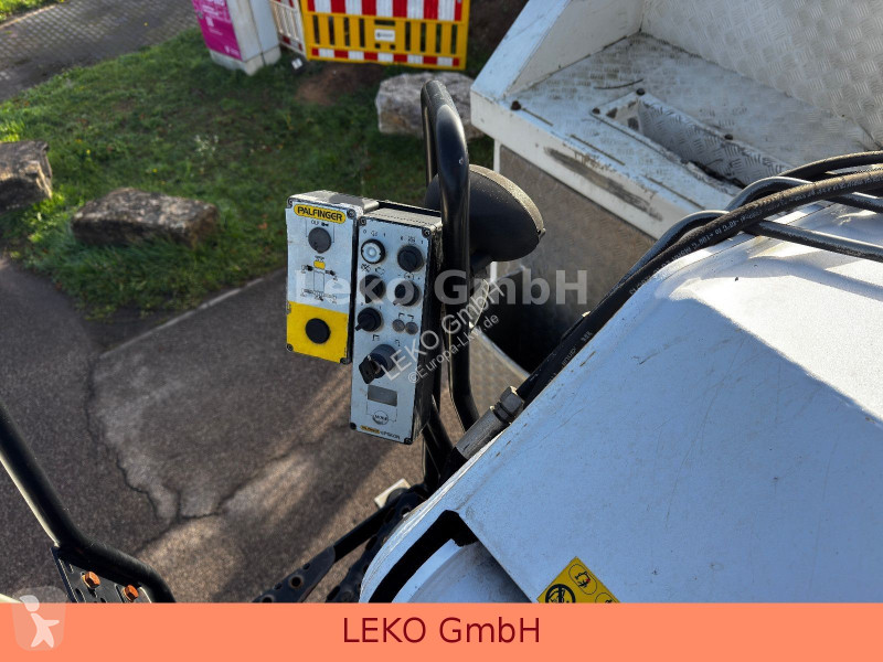 Teherautó Volvo 420 Liftachse
