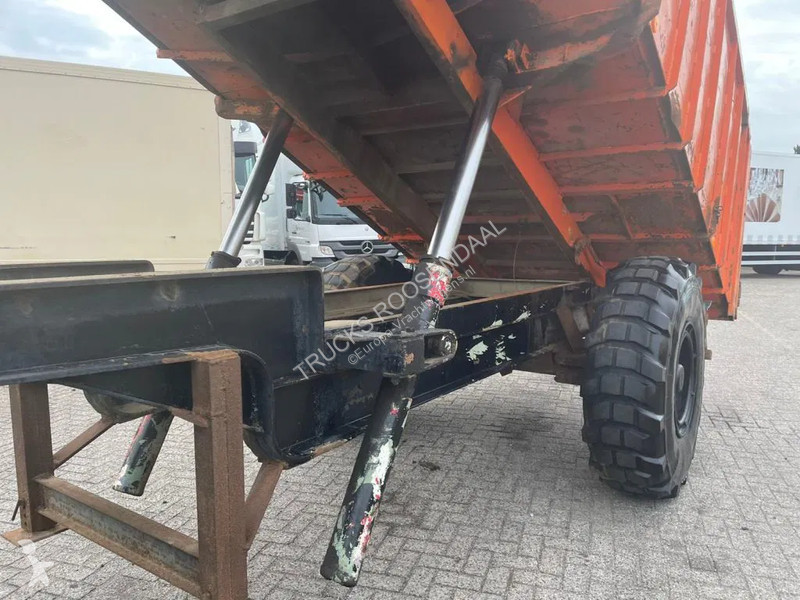 Vrachtwagen Mercedes + Manual + Kipper + 4x4