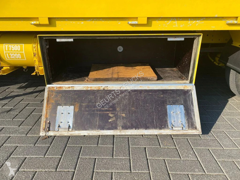 Kamion Renault D7.5 180 4X2 + PALFINGER PK 4...
