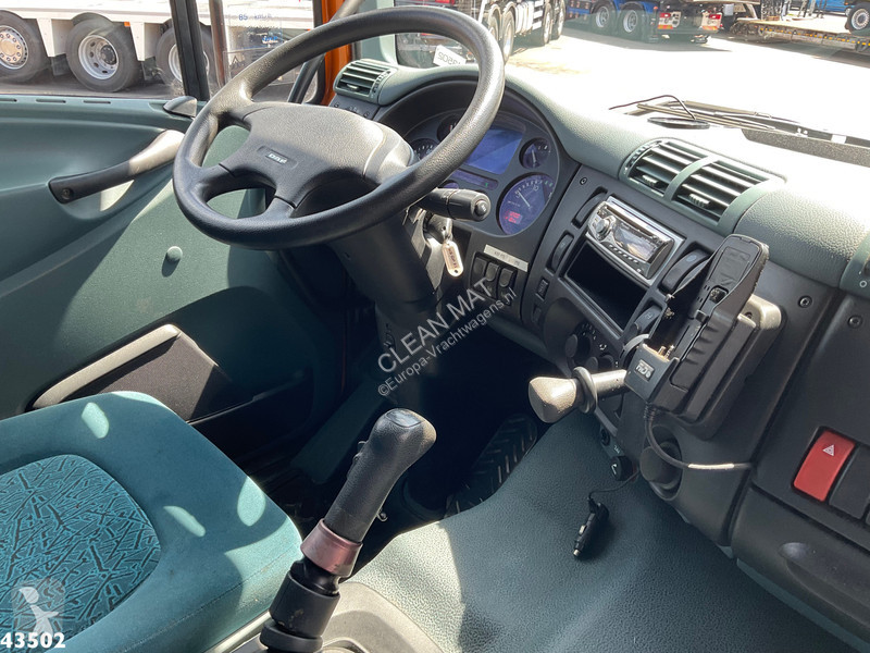 Vrachtwagen DAF FAX 85  340 Droge stoffen blaas...