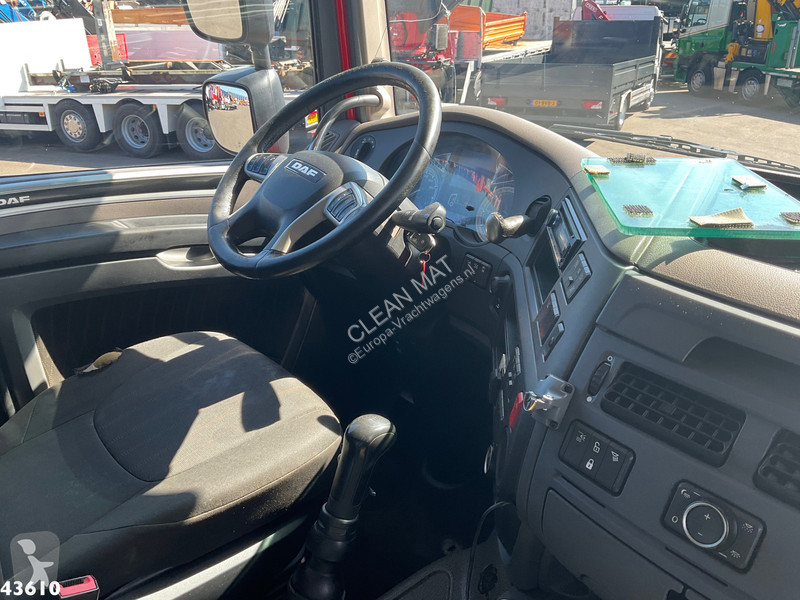 Camion DAF FAD  530 8x4 Holzkran
