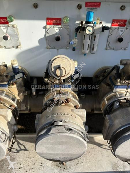 شاحنة Renault MAGYAR 18000L 5 CPTS PREMIUM...