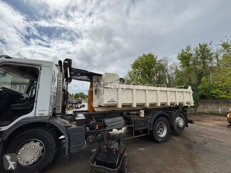Kamion Renault 6x2 essieu relevable 320 benne...