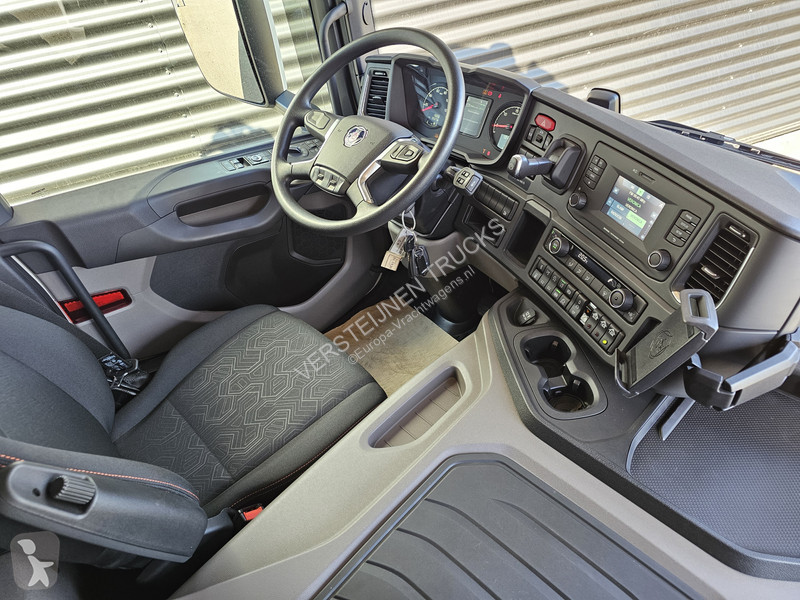 Kamion Scania P410 6x2*4 / PAFINGER 35 tm CRANE...