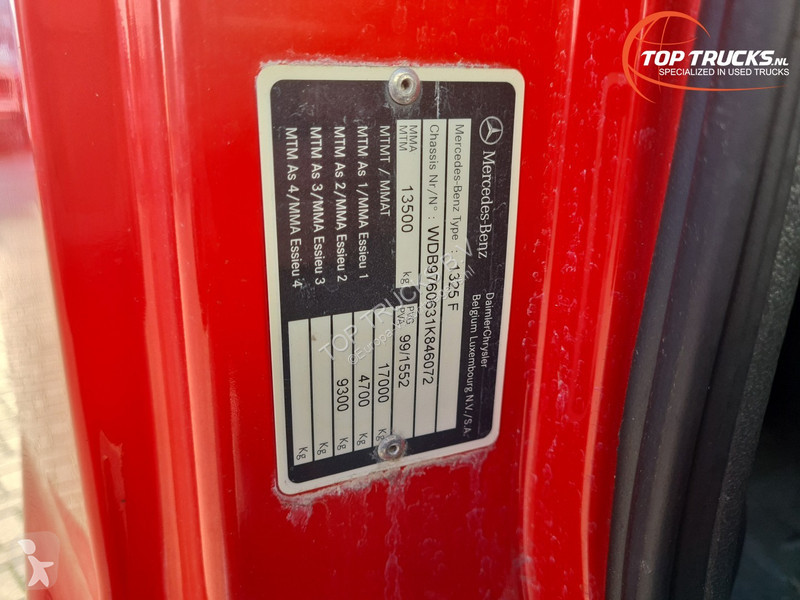 Kamion Mercedes 1325 1.600 ltr -Brandweer,...