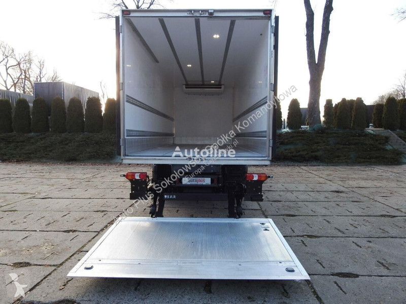 Camión Mercedes ATEGO 12.24 KONTENER CHŁODNIA...