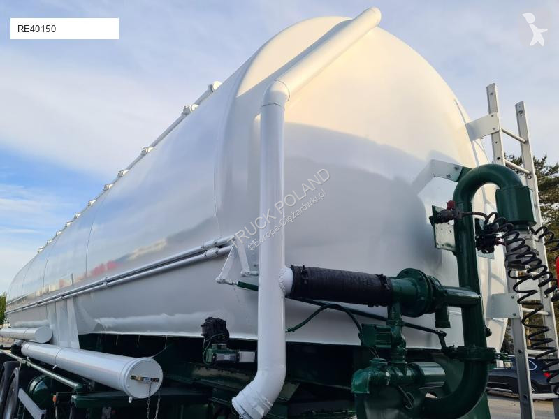 Semirimorchio  with suction WELGRO fodder,...