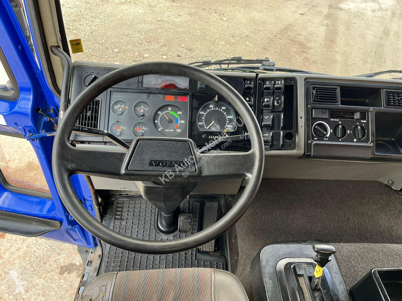 Kamion Volvo FL 608 4x2 PK 8200 / BOX L=4249 mm