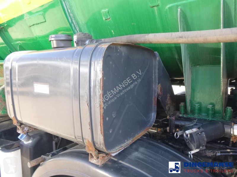Lastbil Mercedes 3236 8x4 RHD vacuum tank