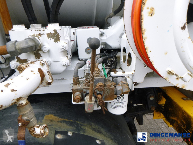 Lastbil Mercedes 1824 4x2 RHD Whale vacuum tank...