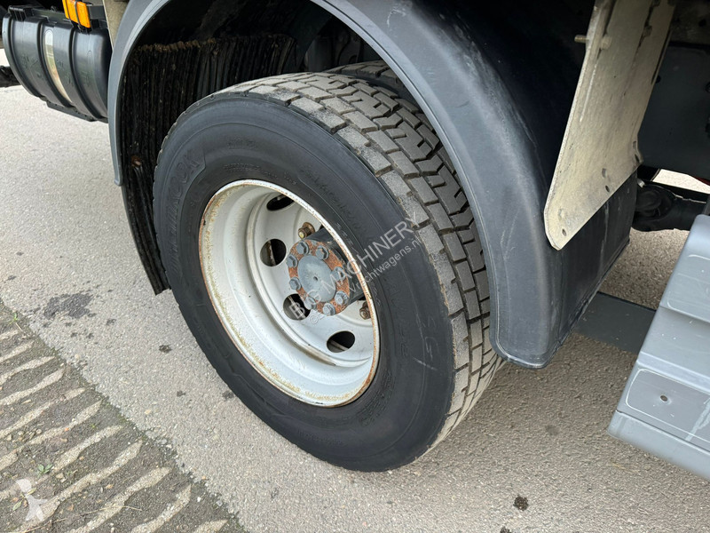 Kamion Mercedes 4x2 Cargo Truck EURO5