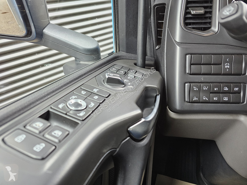 Kamion Scania P250 4X2 / FRIGOBOCK / BW