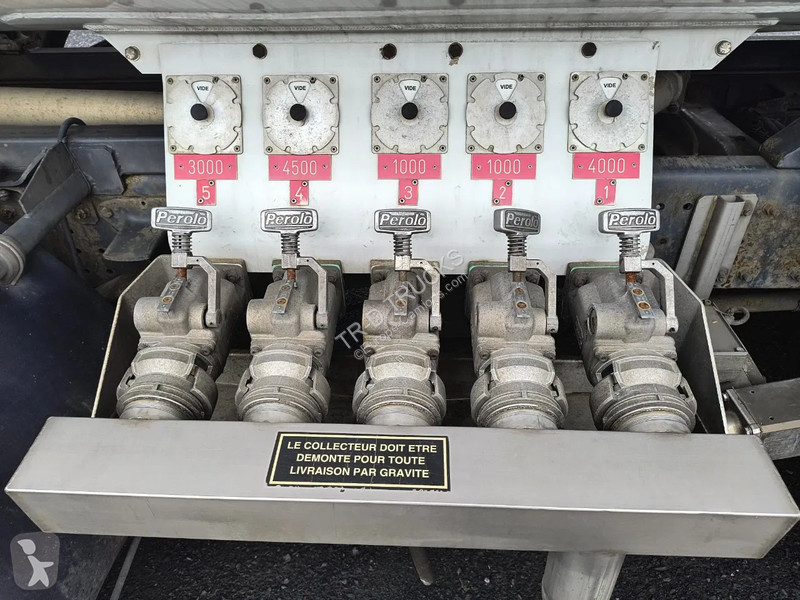 Camion Renault 270 13500L FUEL / CARBURANT...