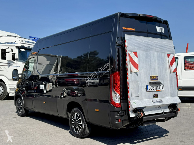 Furgoneta Iveco 35S18