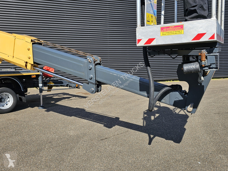 Camion Nissan CABSTAR / 19 mtr PLATFOR WORKER