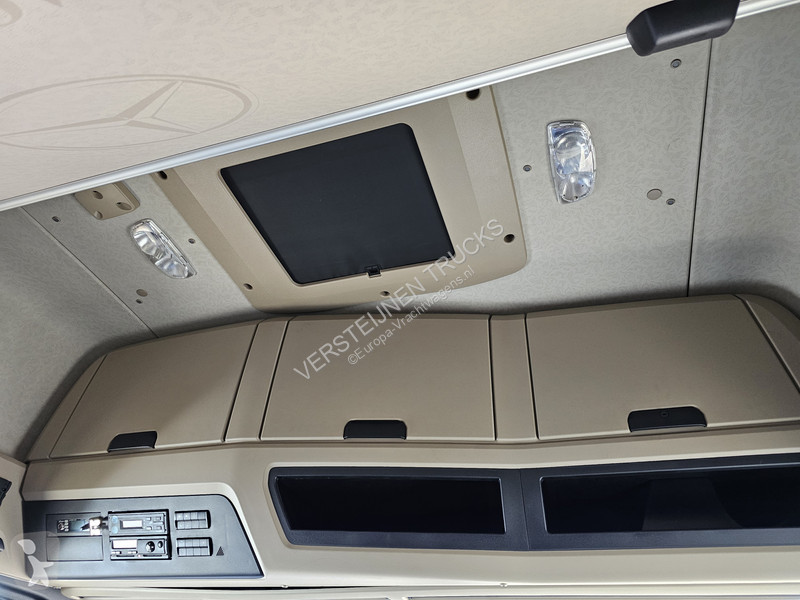 Kamion Mercedes ACTROS SLT 3 8x4 / 180.000 kg...