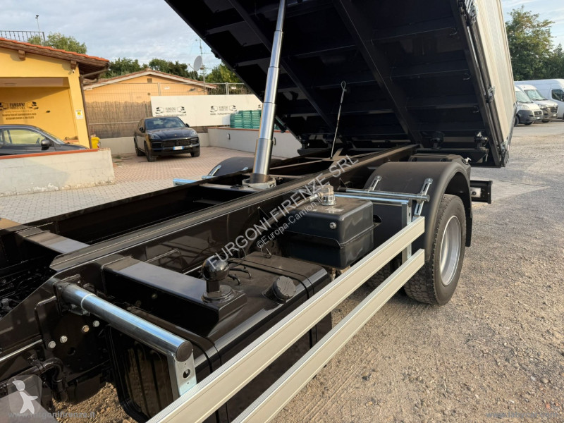 Camion Isuzu ISUZU FSR 34 TAEN-12/MIDI Altri...