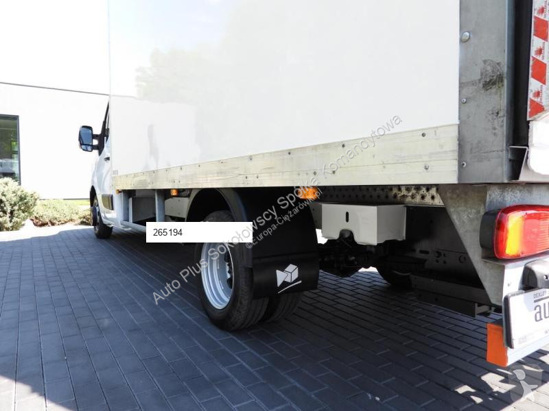Camion Renault MASTER  KONTENER WINDA 8 PALET...
