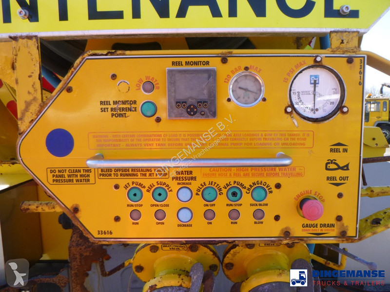Camion Volvo 300 6X4 Whale vacuum tank 10.2 m3