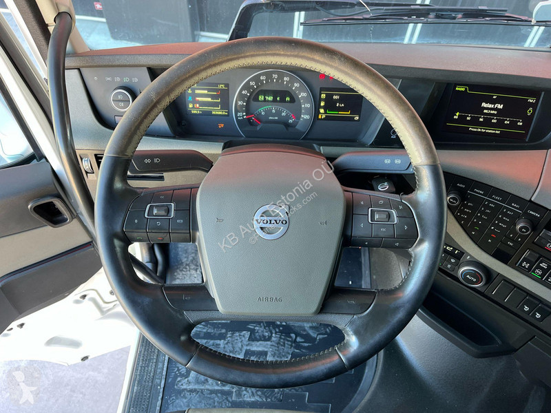 Kamion Volvo 6x4 RETARDER / TANDEM AXLE LIFT /...