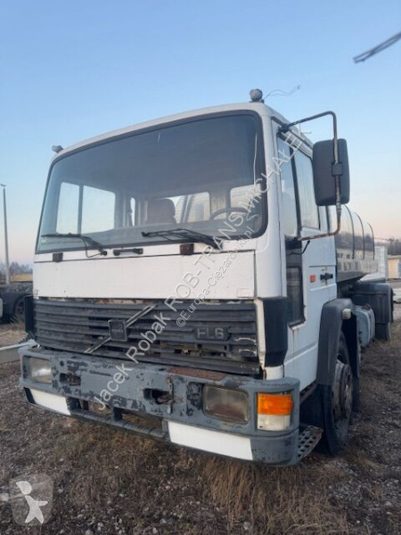 Camión Volvo FL 618