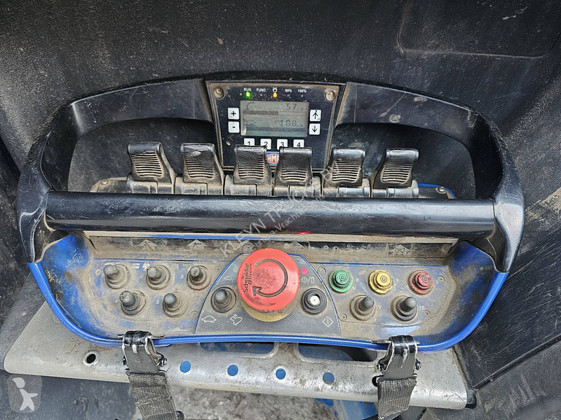 Vrachtwagen Volvo FM  8X2 HMF 3220 K5