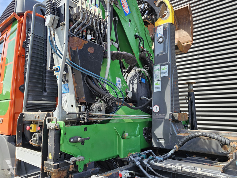 Kamion Volvo 460 / 8x4-4 / HMF CRANE + HOOKLIFT...