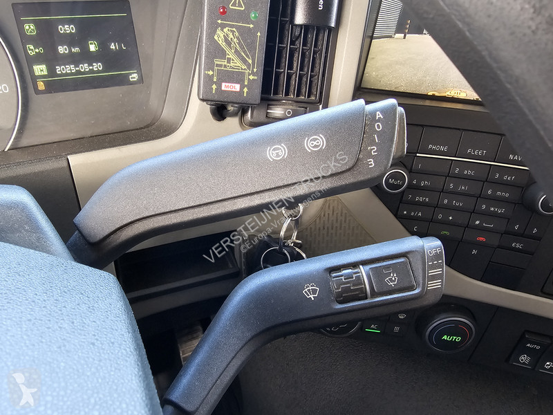 Vrachtwagen Volvo FM  8x4-4 / FASSI 36.5 t/m -8...