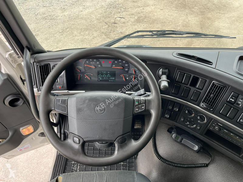 Camion Volvo 330 4x2 BOX L=7533 mm