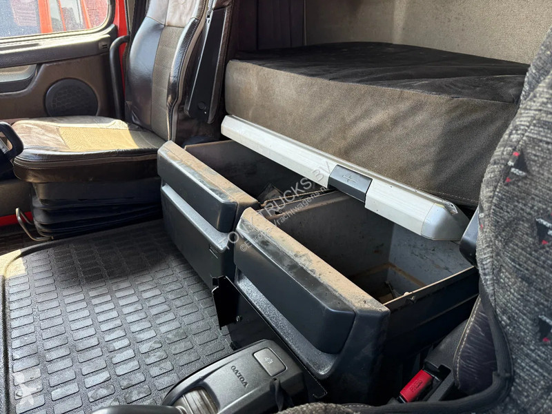 Vrachtwagen Volvo 16600 6X4 Tipper...