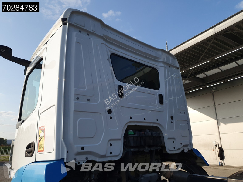 Camion Mercedes 3243 8X4 14m3 2-side tipper...
