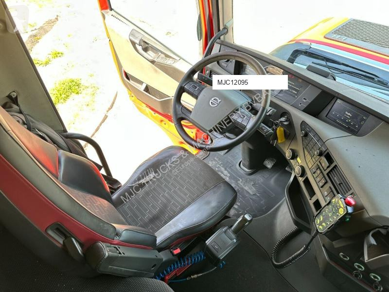 Kamion Volvo 6x4 HOOKLIFT 20T - RETARDER - LIFT...