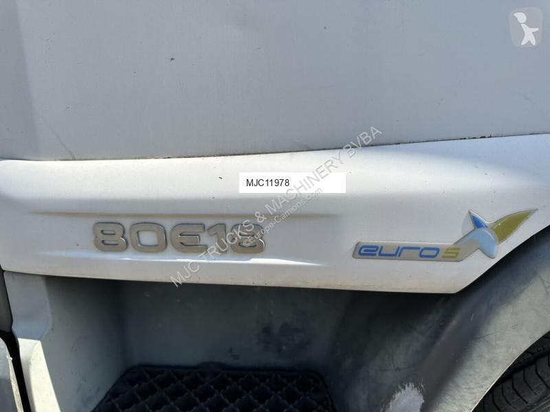 Kamion Iveco EUROCARGO 80E18 CLOSED BOX 6m00 x...