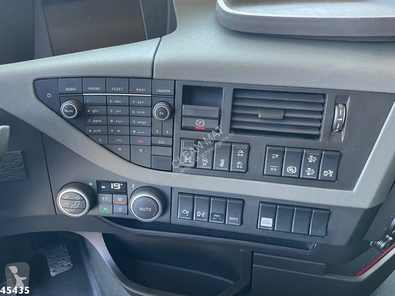 Kamion Volvo 8x4 Euro 6 Palfinger 92 Tonmeter...