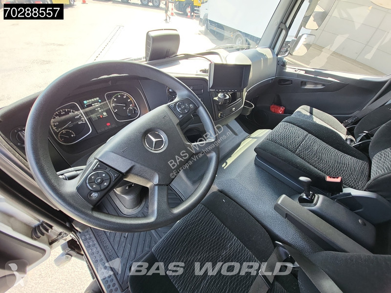 Kamion Mercedes 1527 4X2 15tonner LOW Mileage!...
