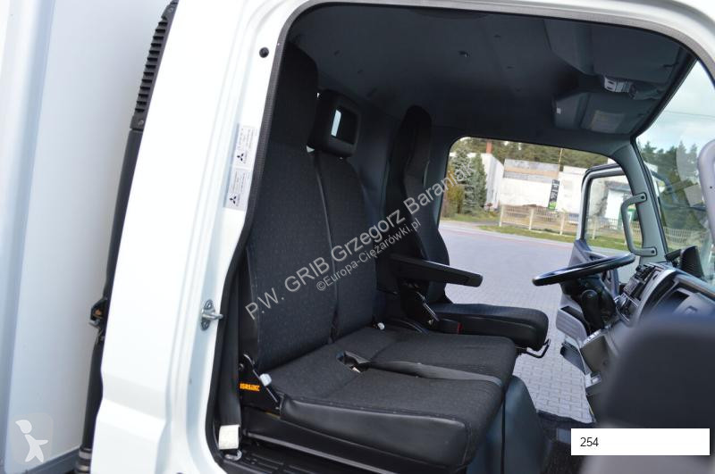 Camion Mitsubishi FUSO CANTER 7C15 REFRIGERATOR...
