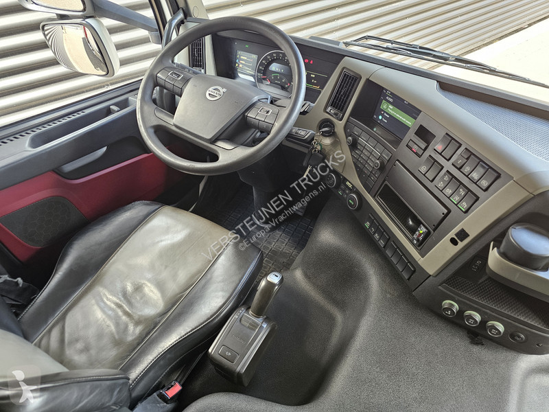 Kamion Volvo FM 330 4x2 / EFFER 12.5 t/m CRANE...