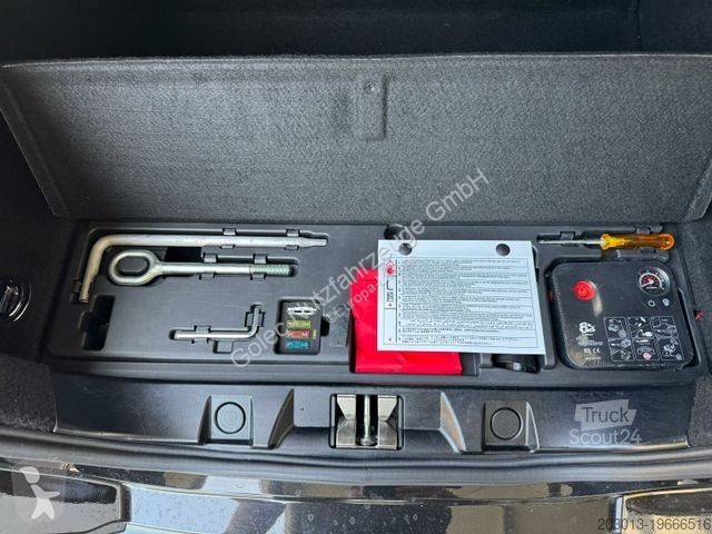 Véhicule utilitaire Ferrari Roma Coupe Schwarz