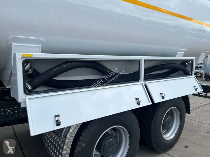 Camião Mercedes 3340 6x4 Water Tank Truck