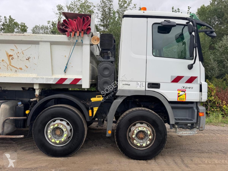 Camion Mercedes 3241