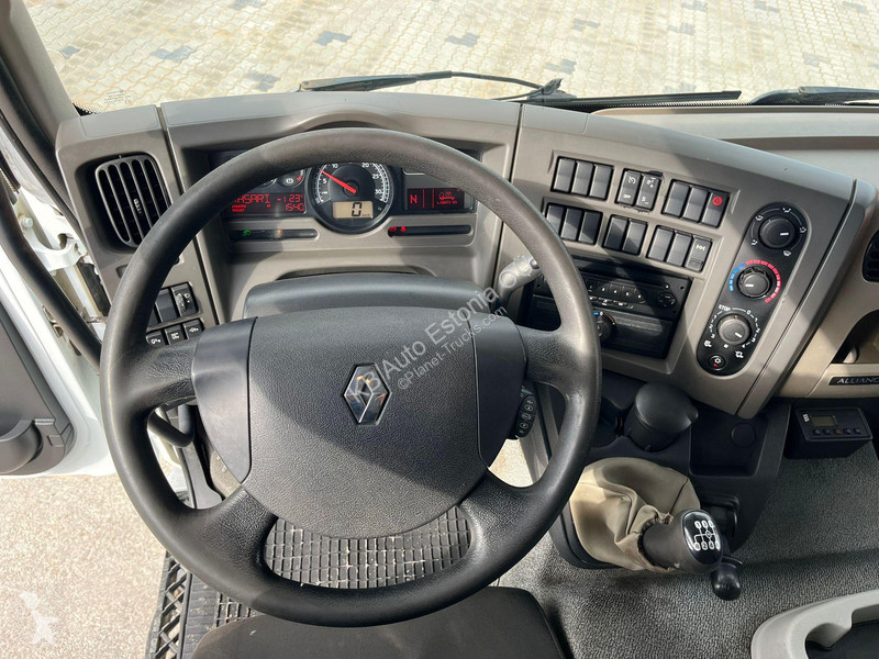 Kamion Renault 210 4x2 BOX L=7360 mm