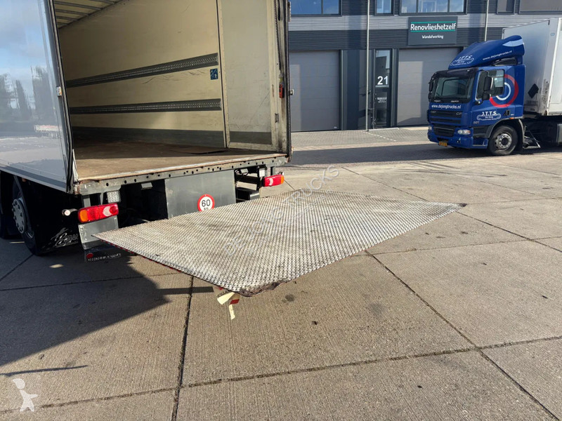 Kamion Renault D WIDE 320 6x2/4 / Closed box /...