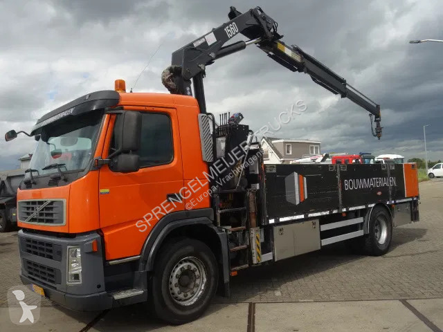 Camion Volvo 310 hmf15 ton crane