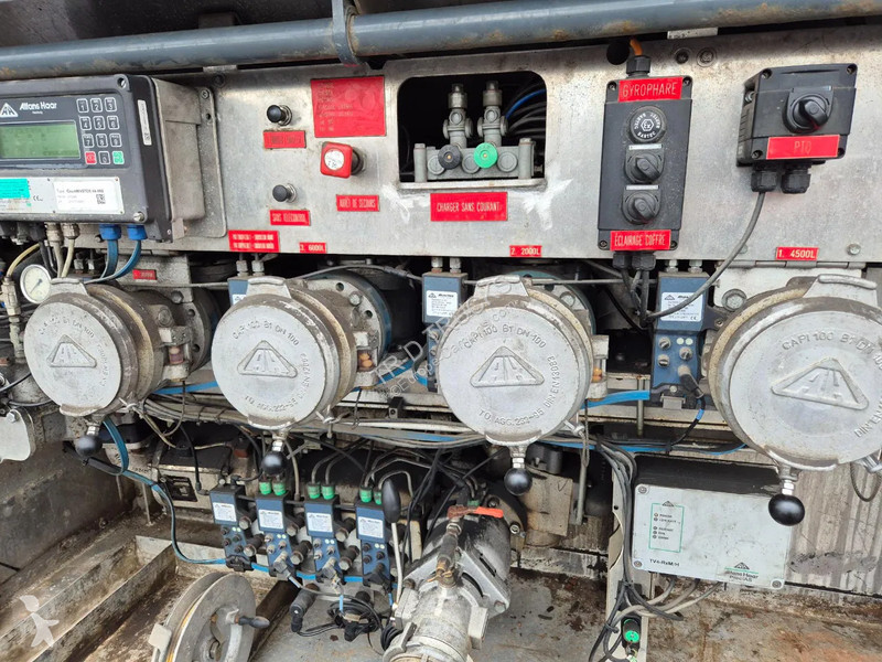 Camion Volvo 19500L FUEL / CARBURANT - 4 COMP